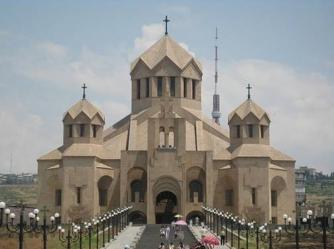 Кафедральный Собор Святого Григория Просветителя, возведенный в 2001 году к 1700-летию принятия Христианства Арменией.